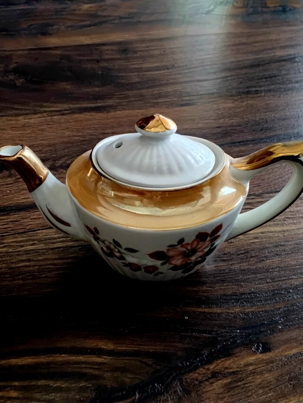 Vintage Gibsons of Staffordshire Lusterware "one cup" Teapot.